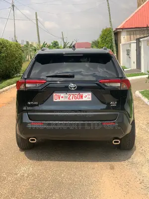 Toyota RAV4 XLE AWD 2019 Black