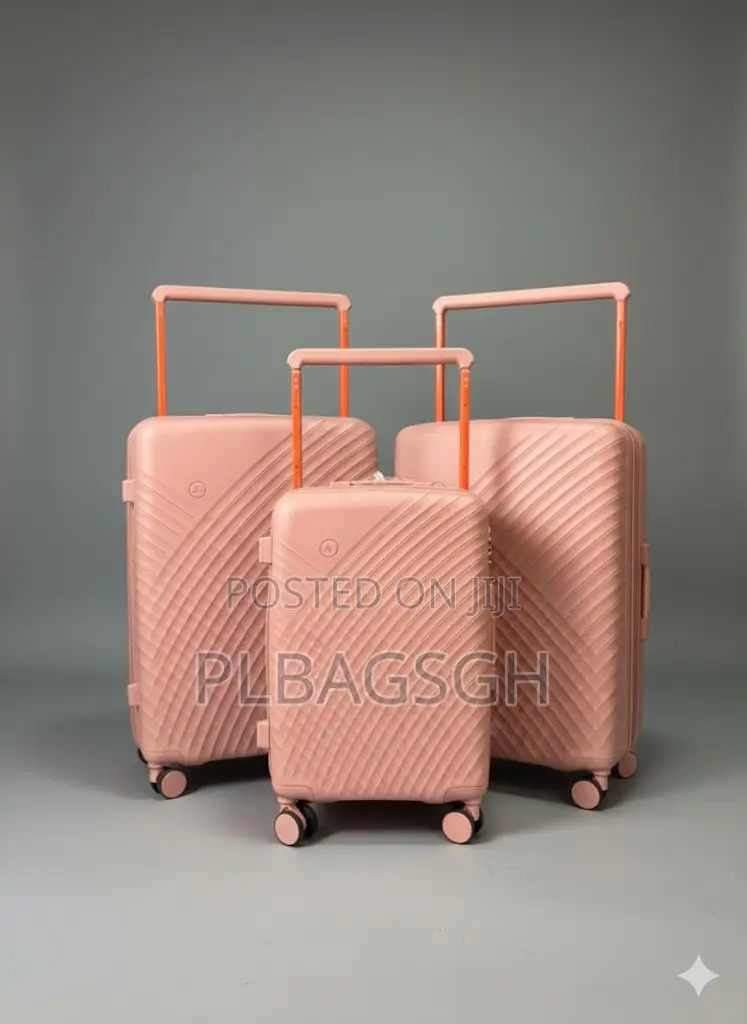 Trolling Traveling Luxurious Luggage 3 Pieces With a Long Bar Handle