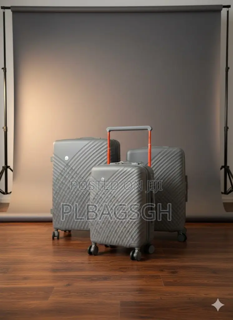 Trolling Traveling Luxurious Luggage 3 Pieces With a Long Bar Handle
