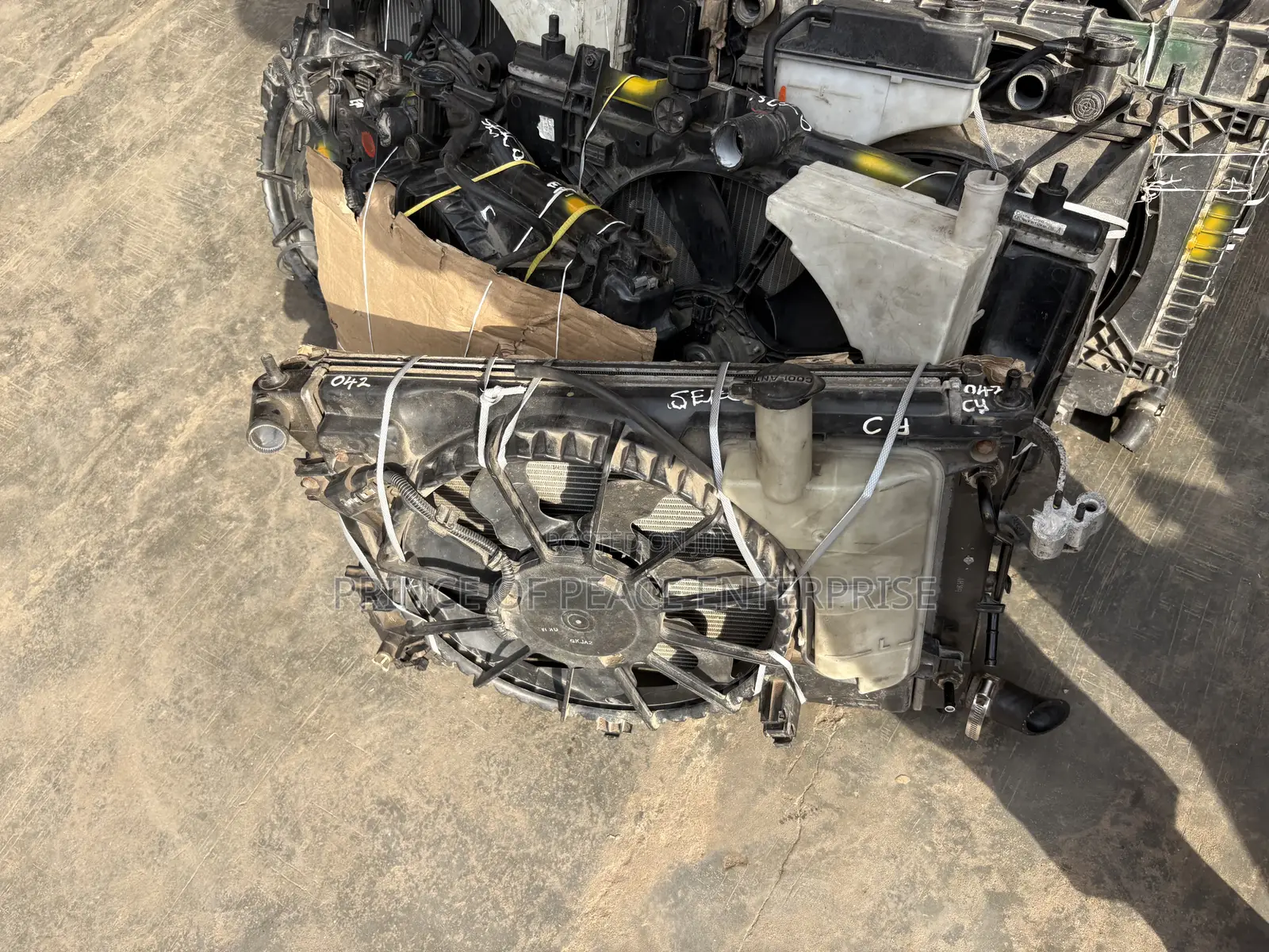Hyundai Elantra 2012 2013 Radiator Tank, Condenser and Fan Home Used