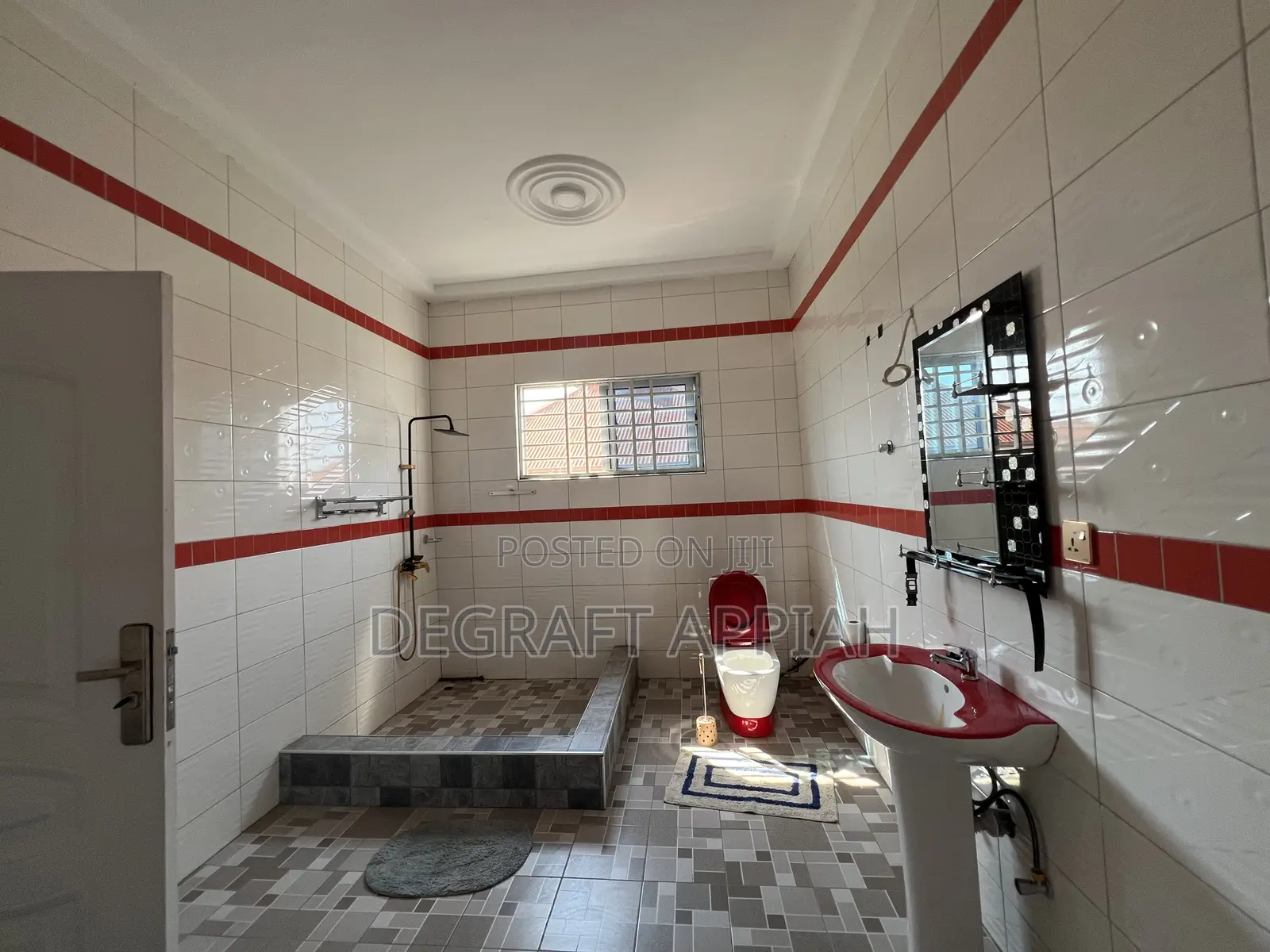 Furnished 6bdrm Apartment in Tabiri Off, Atwima Nwabiagya for sale