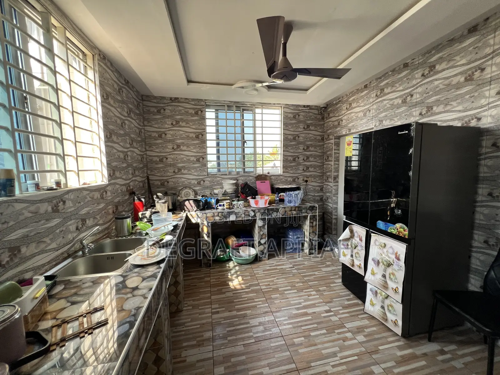 Furnished 6bdrm Apartment in Tabiri Off, Atwima Nwabiagya for sale