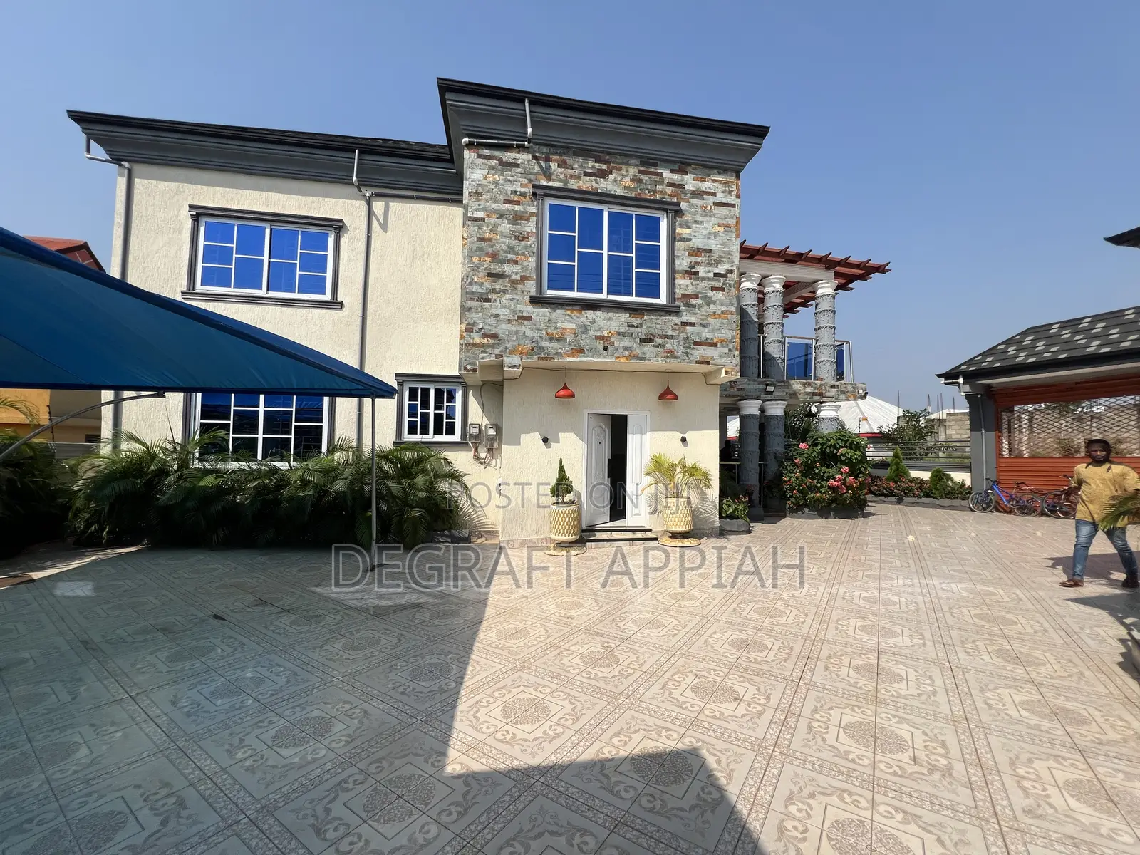 Furnished 6bdrm Apartment in Tabiri Off, Atwima Nwabiagya for sale