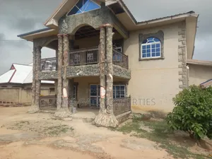 8bdrm House in Kodie, Kumasi Metropolitan for sale