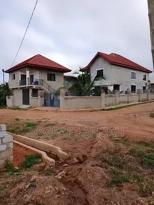 8bdrm Apartment in Santasi Trede, Kumasi Metropolitan for sale