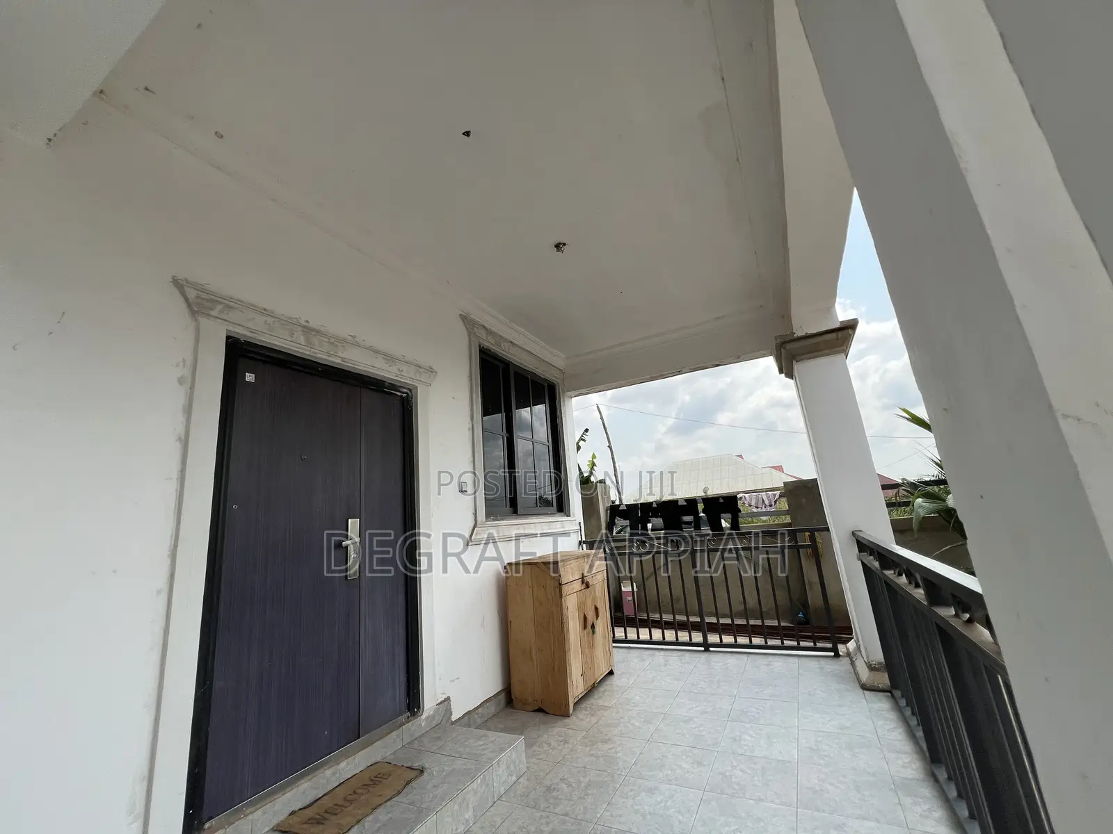 8bdrm Apartment in Santasi Trede, Kumasi Metropolitan for sale
