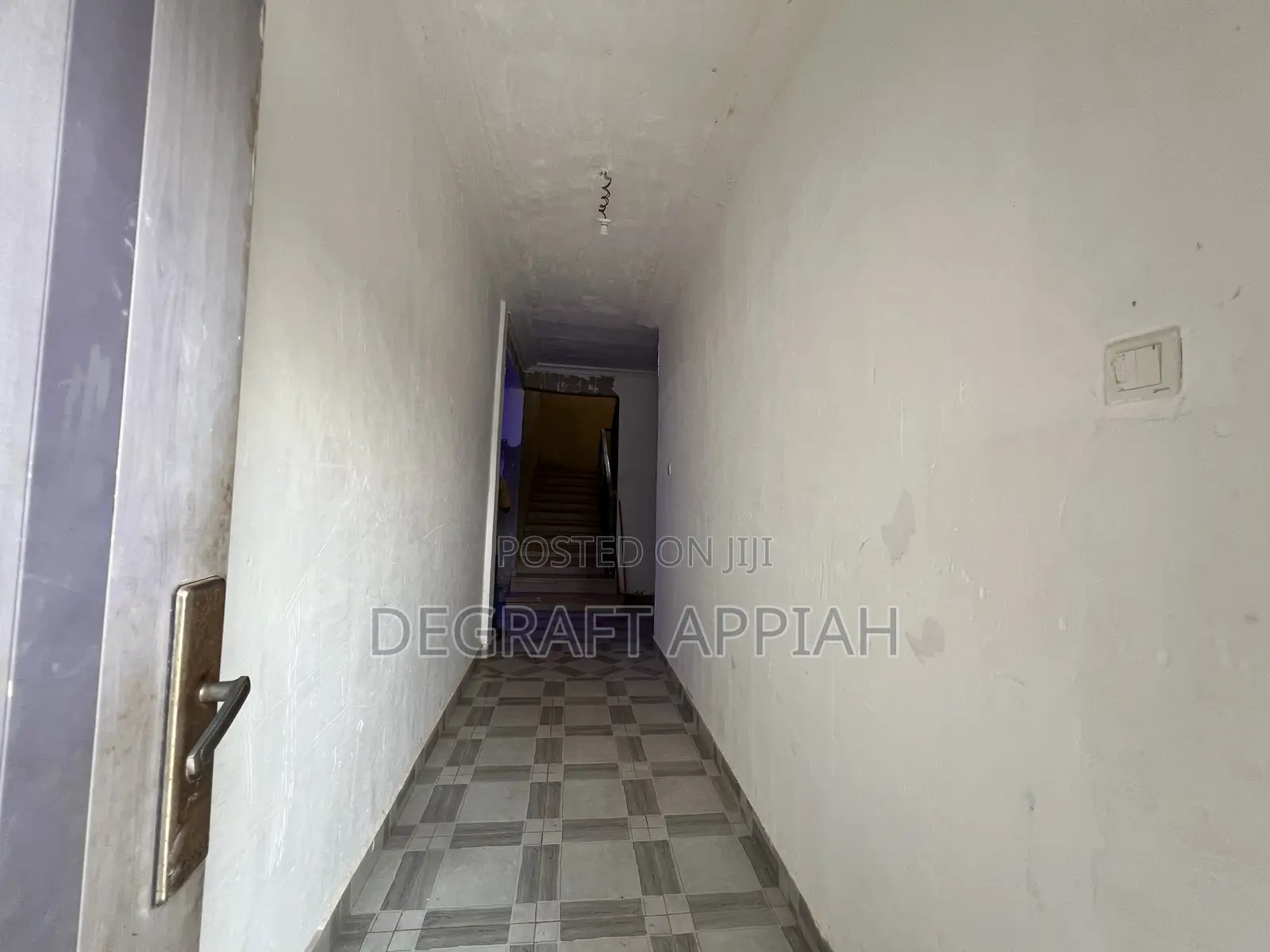 8bdrm Apartment in Santasi Trede, Kumasi Metropolitan for sale