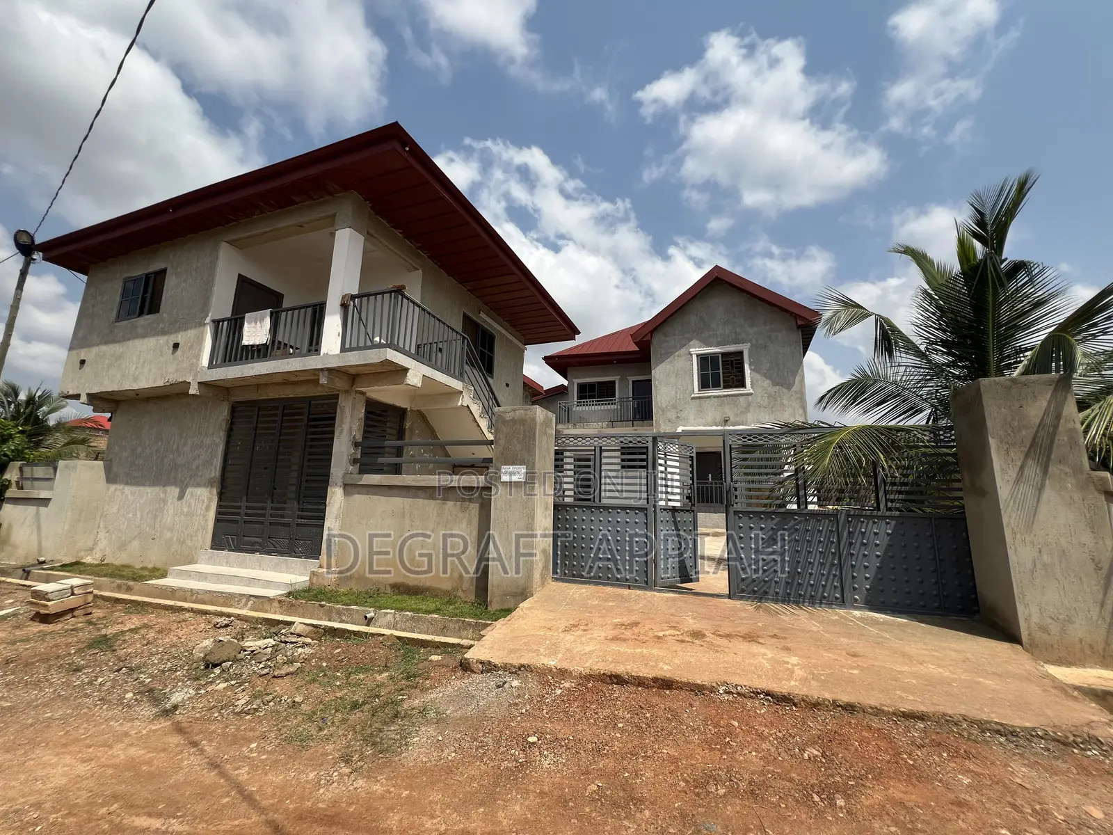 8bdrm Apartment in Santasi Trede, Kumasi Metropolitan for sale