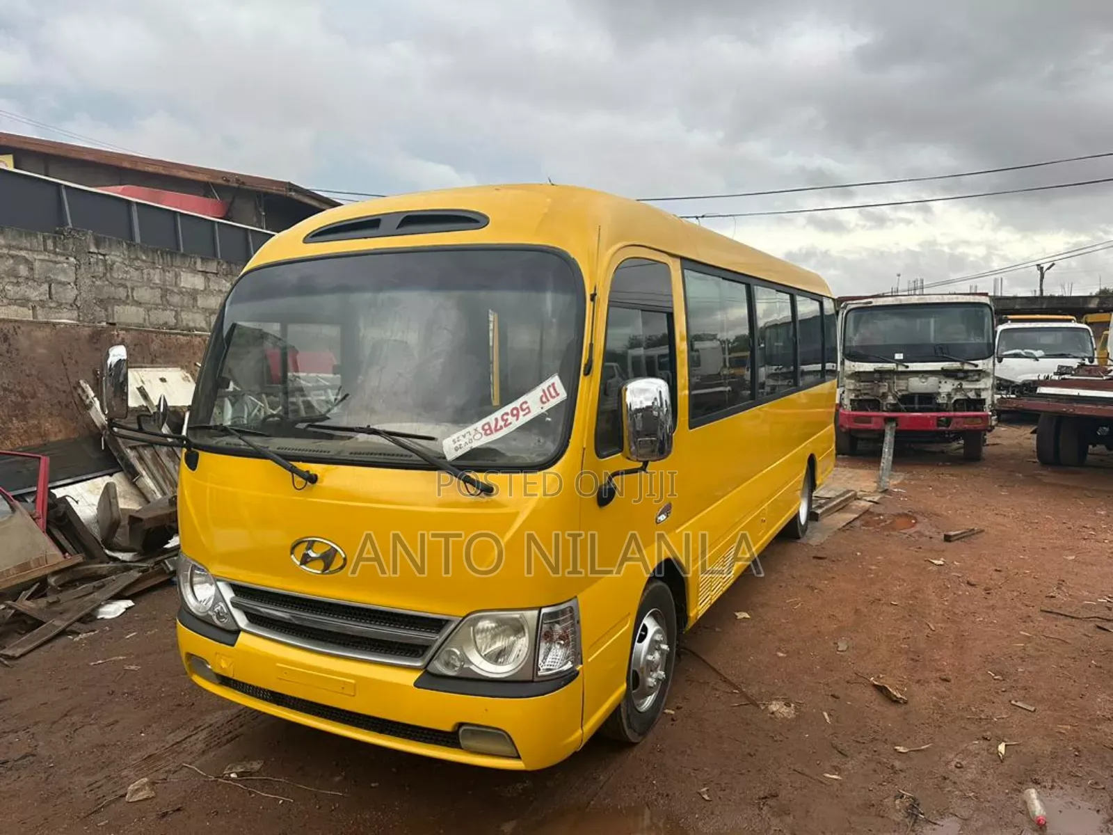 Hyundai County 2012 Orange