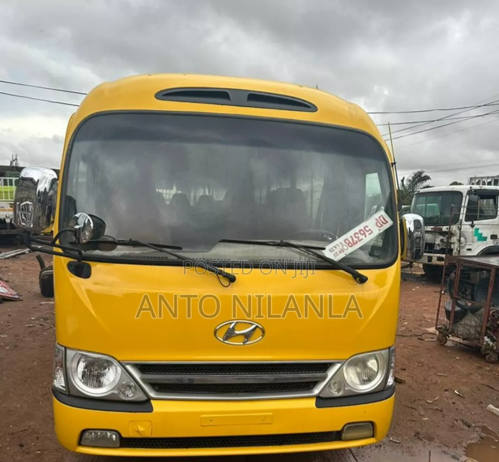 Hyundai County 2012 Orange