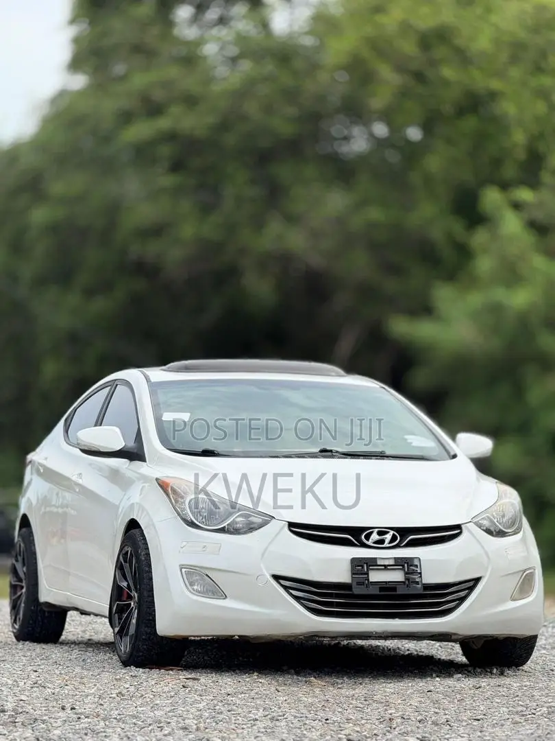 Hyundai Elantra Limited 4dr Sedan (1.8L 4cyl 6A) 2014 White