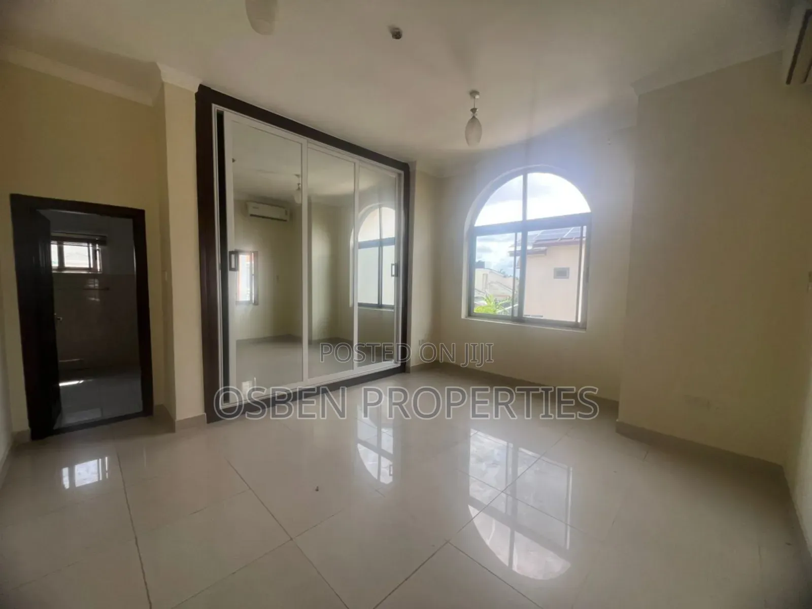 6bdrm Mansion in Osben Properties, Cantonments for sale