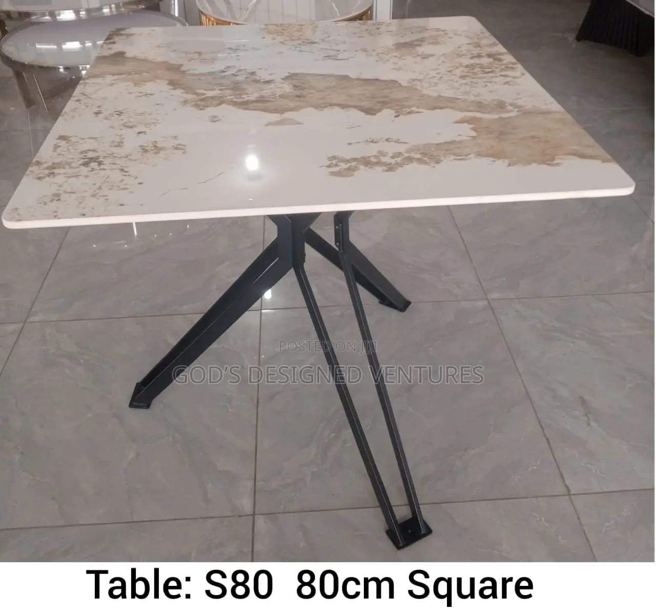 An Eye Catching Dinning Table