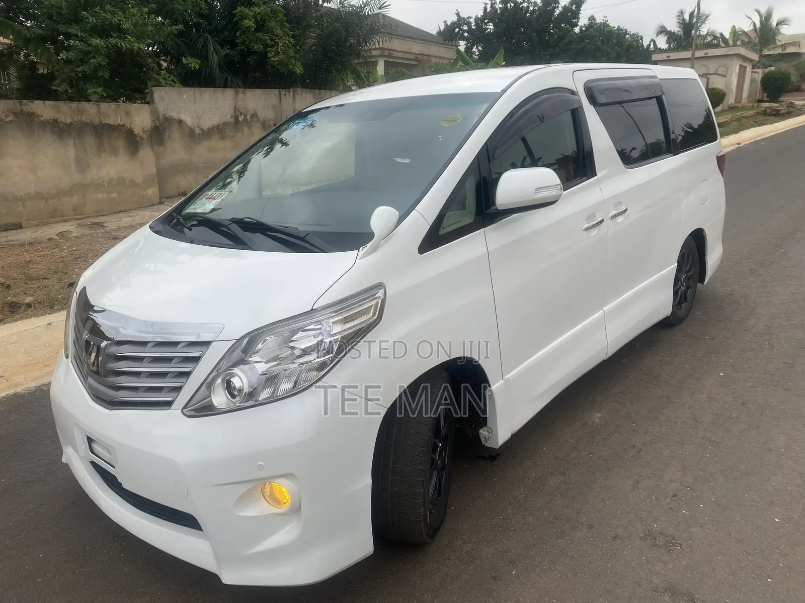 Toyota Alphard 2.4 Petrol FWD 2012 White