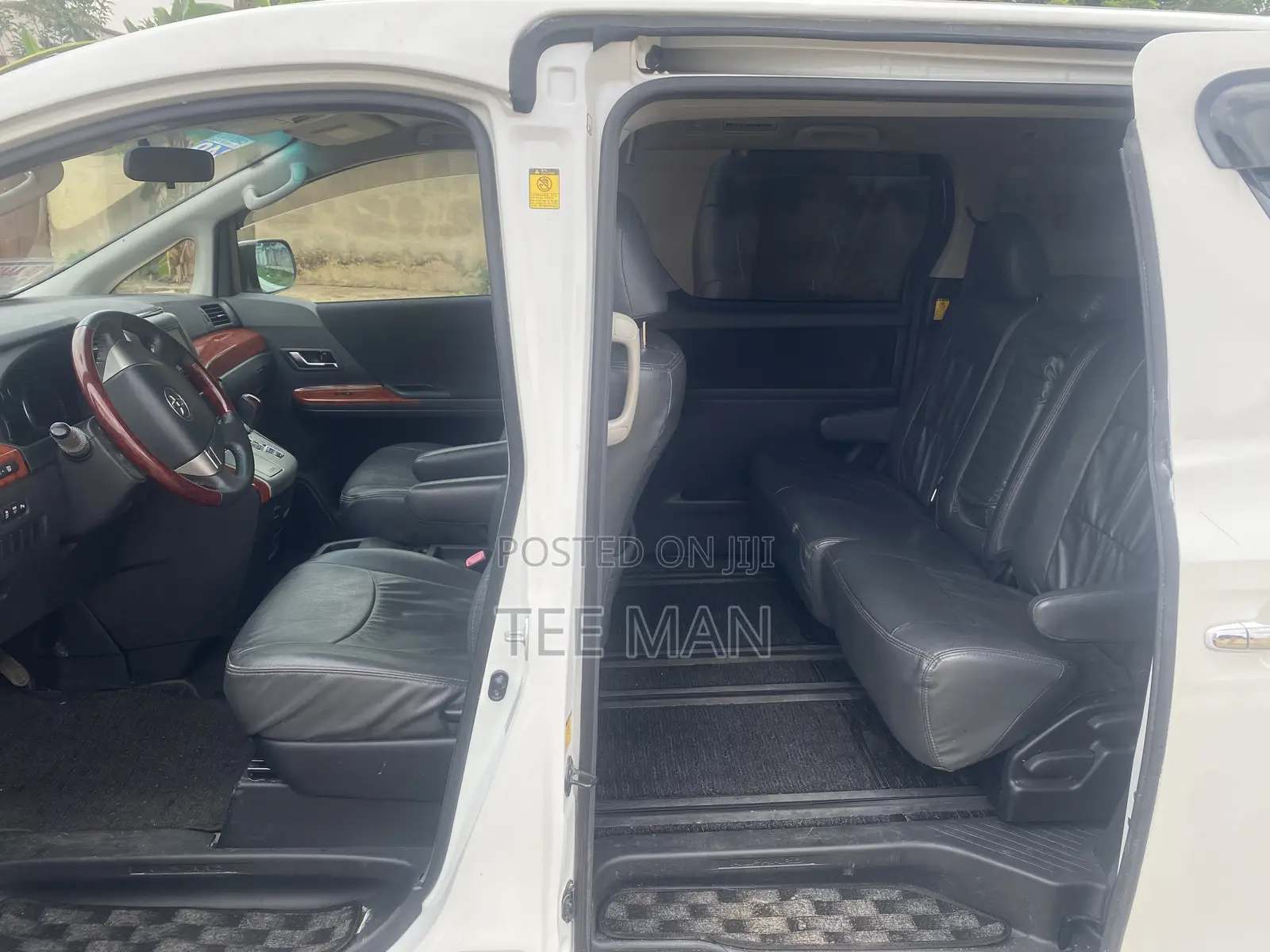 Toyota Alphard 2.4 Petrol FWD 2012 White