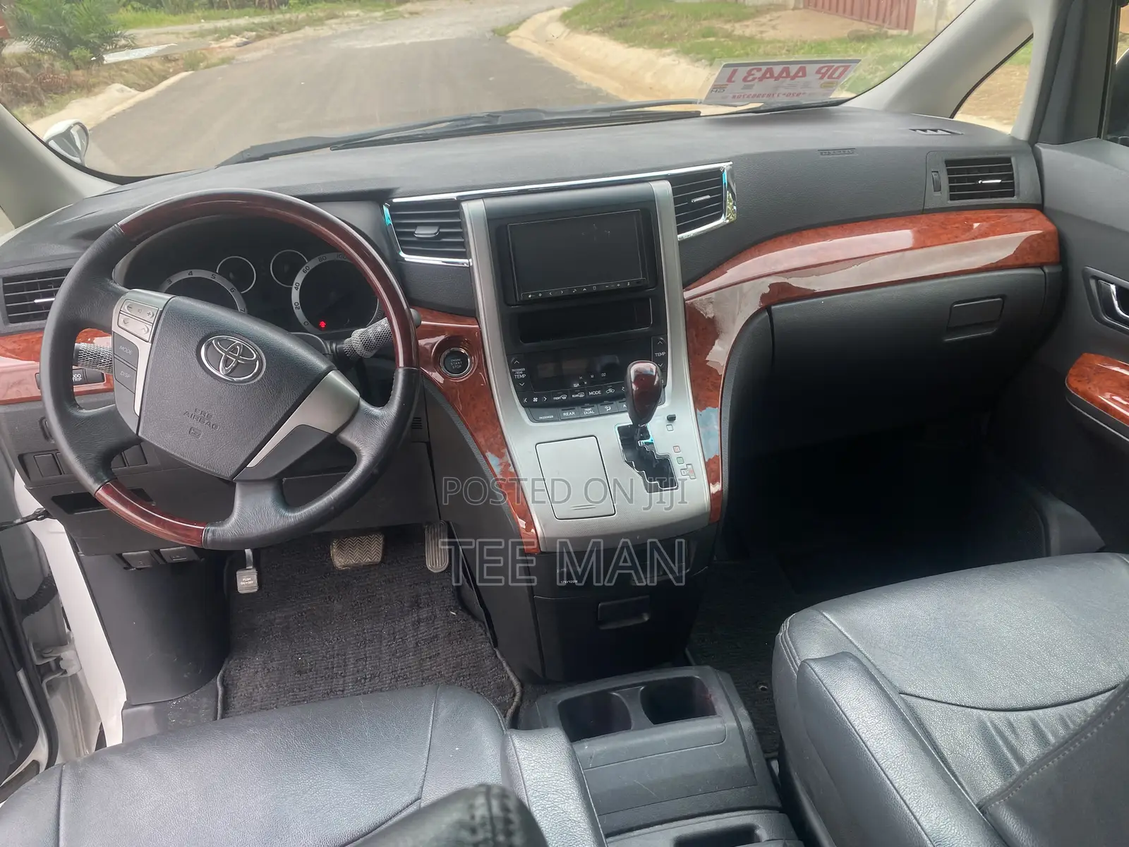 Toyota Alphard 2.4 Petrol FWD 2012 White