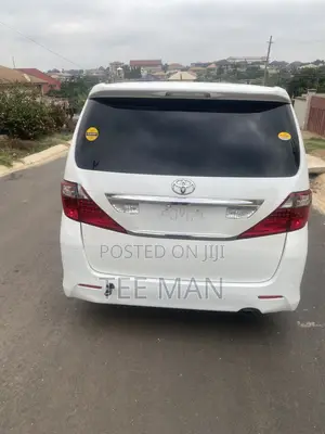 Toyota Alphard 2.4 Petrol FWD 2012 White