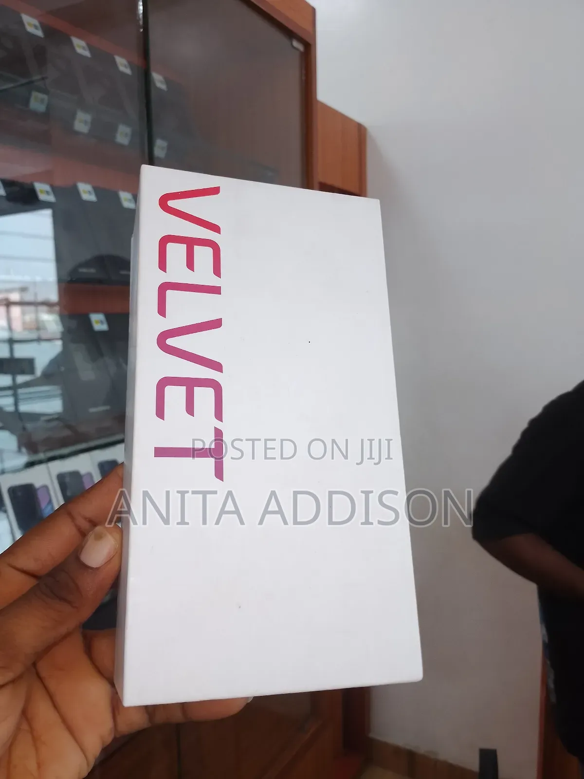 New LG Velvet 128 GB Black