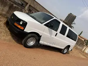 Chevrolet Shcool Bus 2010 White