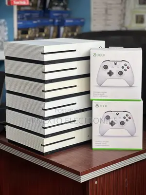Xbox One S With 7 Games