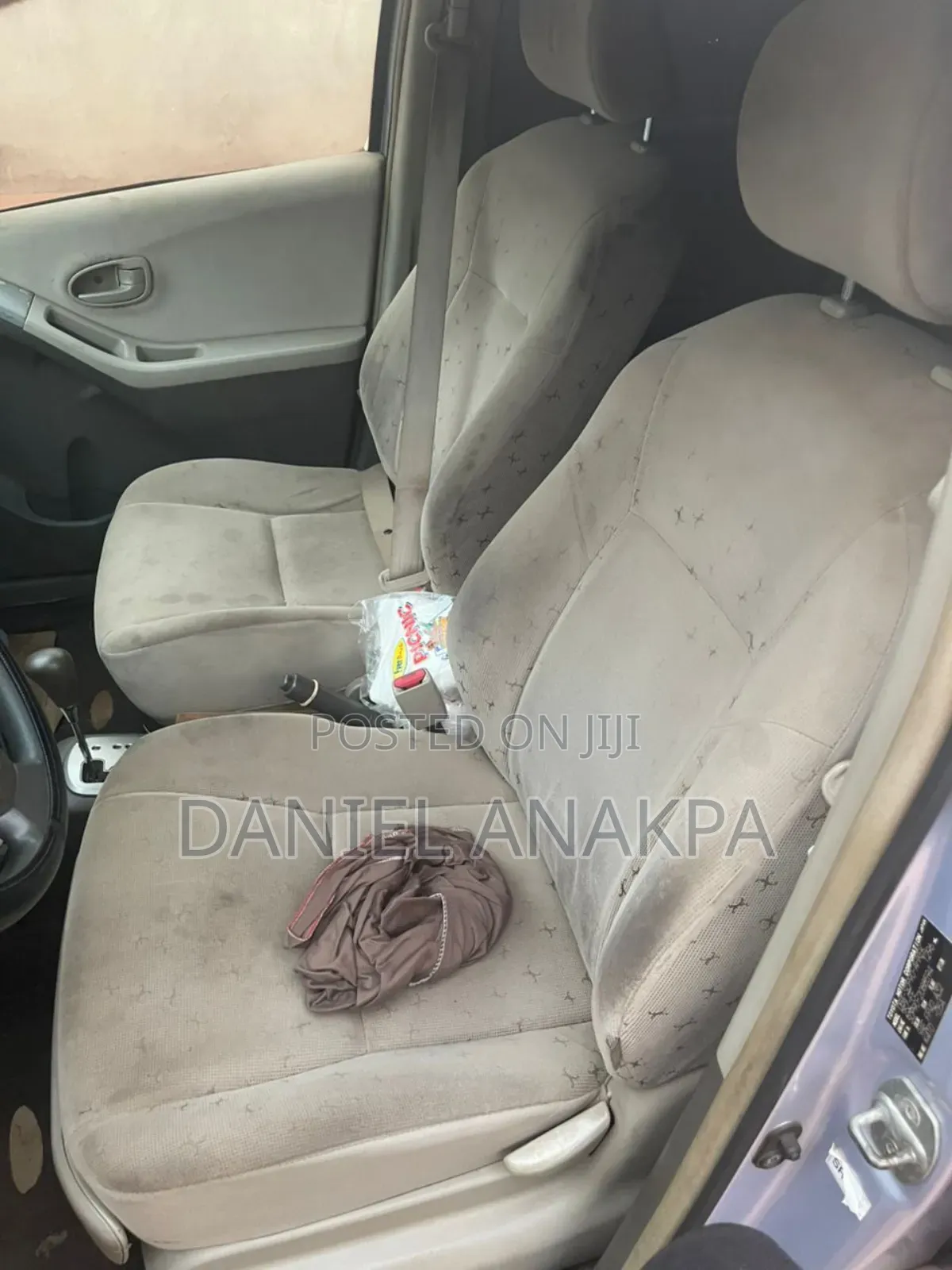 Toyota Vitz 2010 Silver