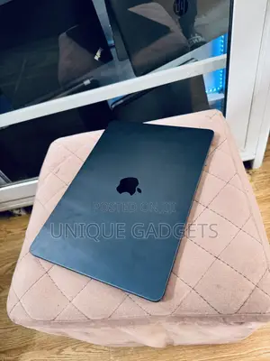 Laptop Apple MacBook Air 2022 M2 8GB Apple M2 SSD 256GB
