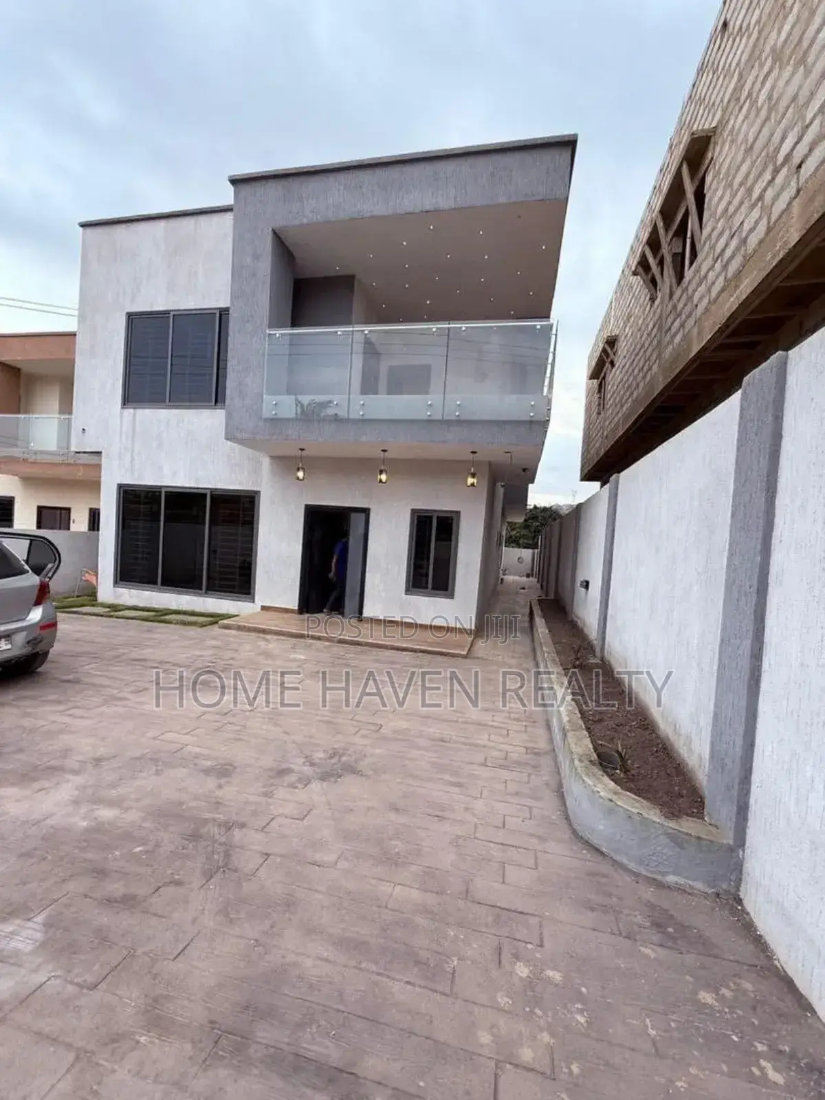 4bdrm House in Ashongman Estate for sale