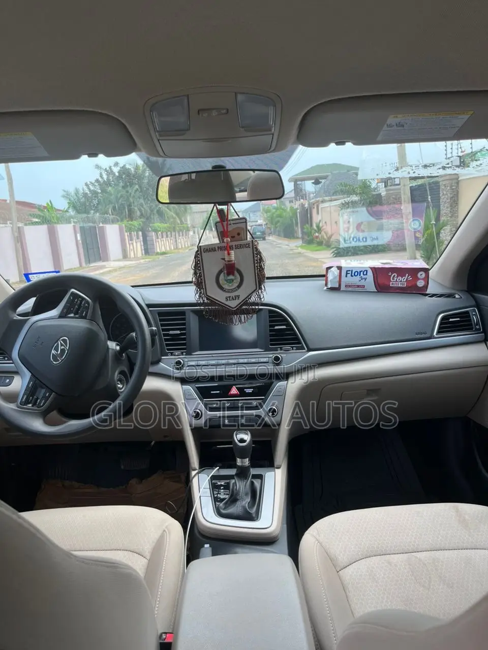 Hyundai Elantra SE Sedan FWD (2.0L 4cyl 6M) 2017 Beige