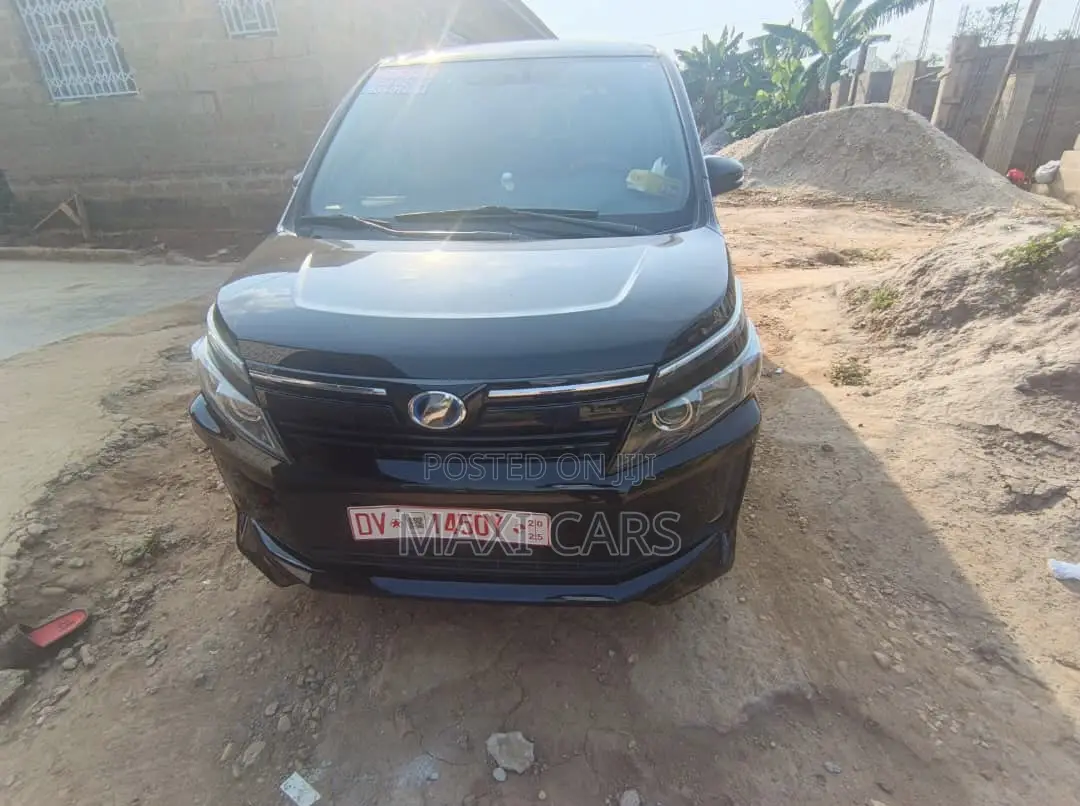 Toyota Voxy 2015 Black