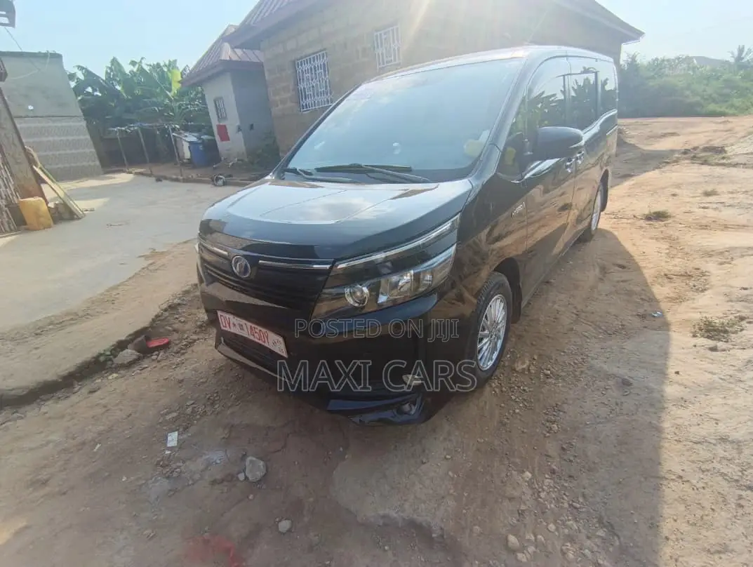 Toyota Voxy 2015 Black