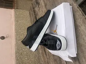 Dunk Sneaker