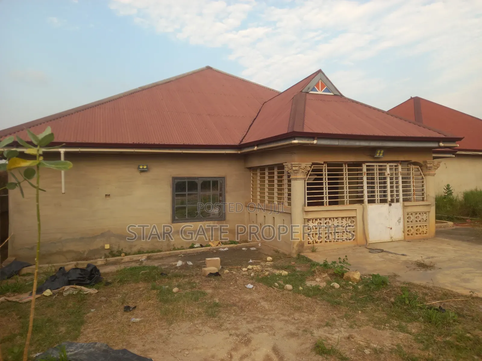 5bdrm House in Bosore Saaman, Kumasi Metropolitan for sale
