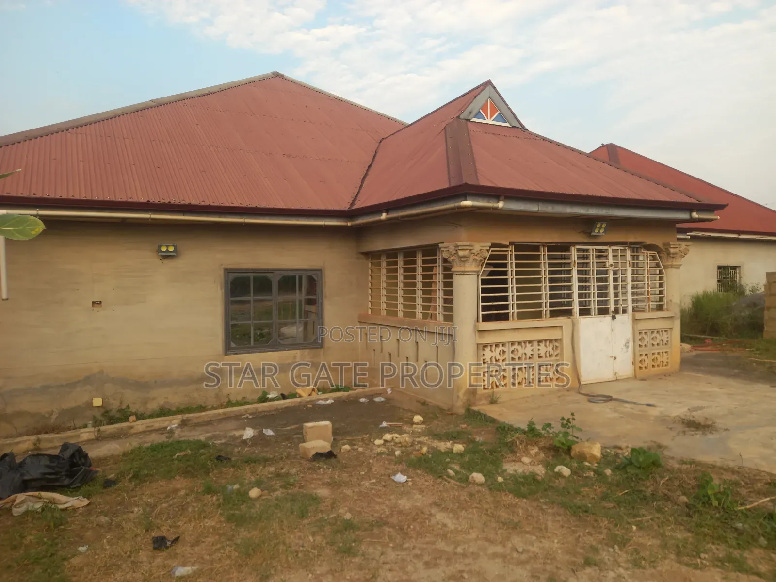 5bdrm House in Bosore Saaman, Kumasi Metropolitan for sale