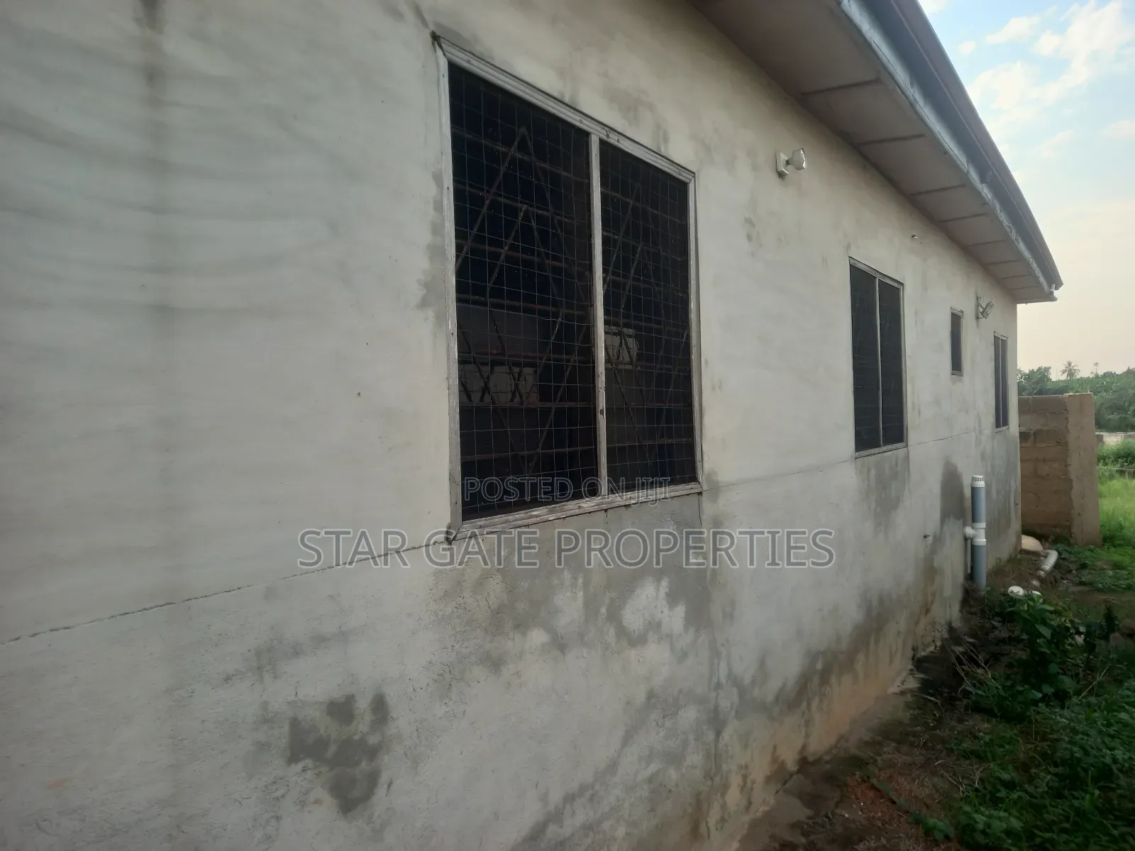5bdrm House in Bosore Saaman, Kumasi Metropolitan for sale