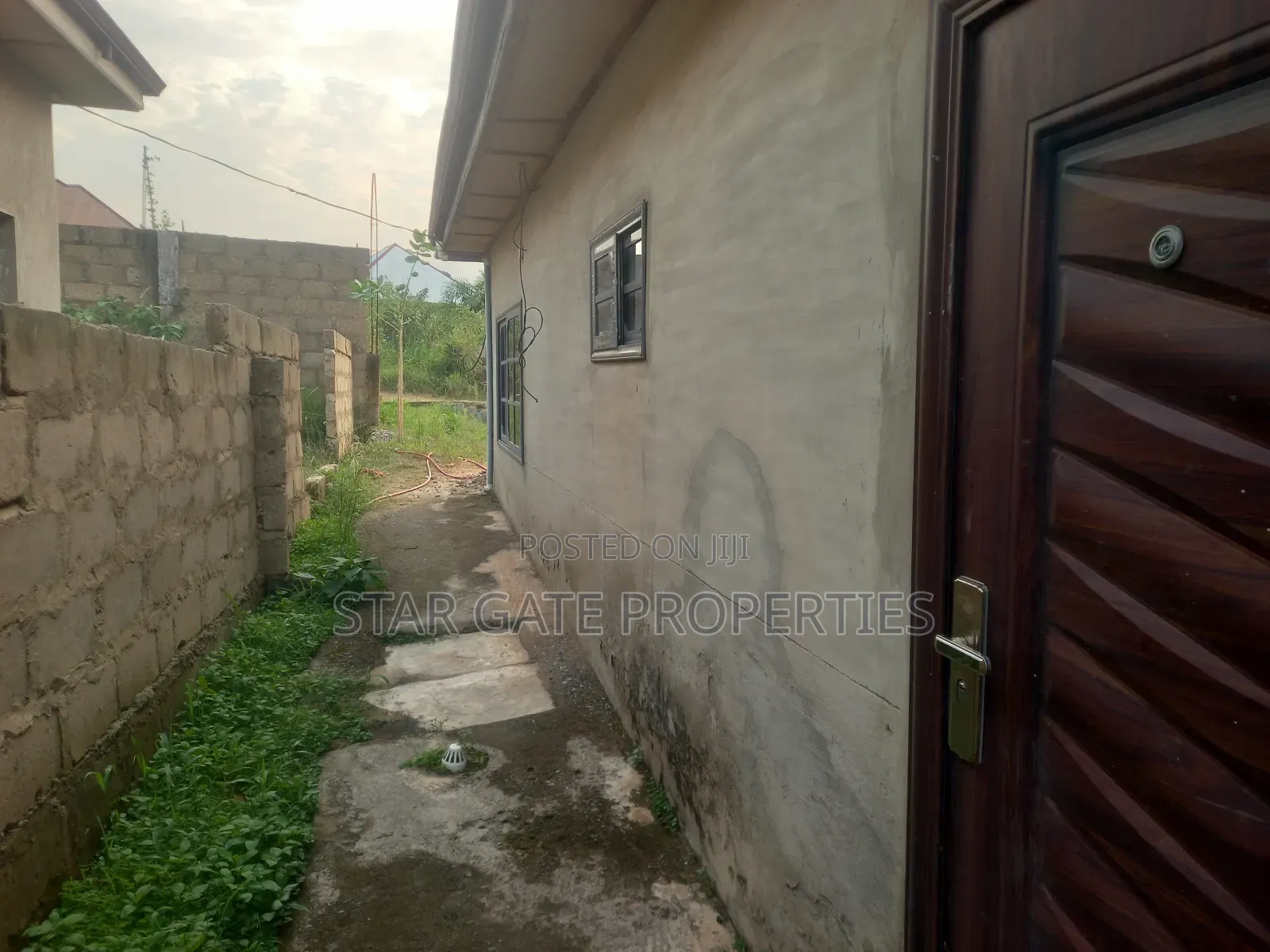 5bdrm House in Bosore Saaman, Kumasi Metropolitan for sale