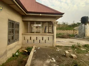 5bdrm House in Bosore Saaman, Kumasi Metropolitan for sale