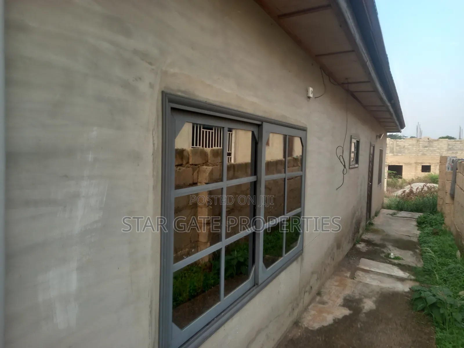 5bdrm House in Bosore Saaman, Kumasi Metropolitan for sale