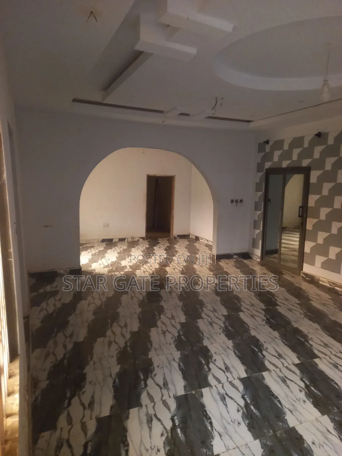 5bdrm House in Bosore Saaman, Kumasi Metropolitan for sale