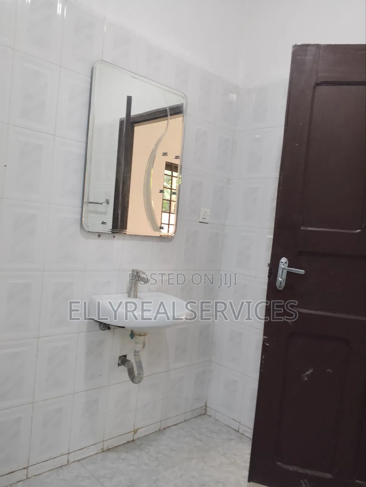 6bdrm House in Ellyrealservices, Adenta for rent