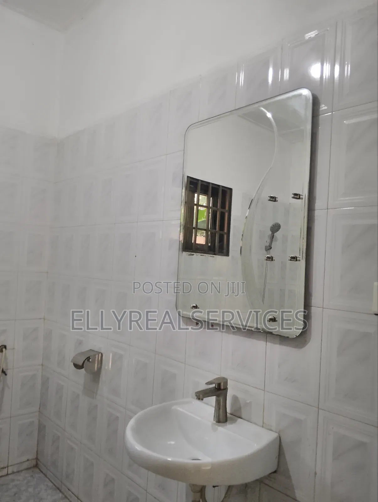 6bdrm House in Ellyrealservices, Adenta for rent