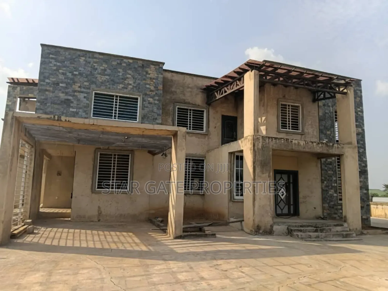 4bdrm House in Ejisu Bomfa for sale