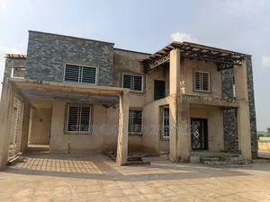 4bdrm House in Ejisu Bomfa for sale