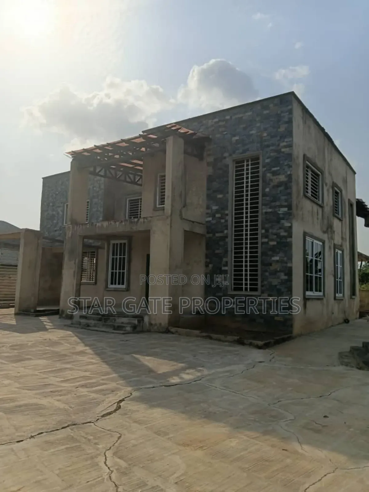 4bdrm House in Ejisu Bomfa for sale