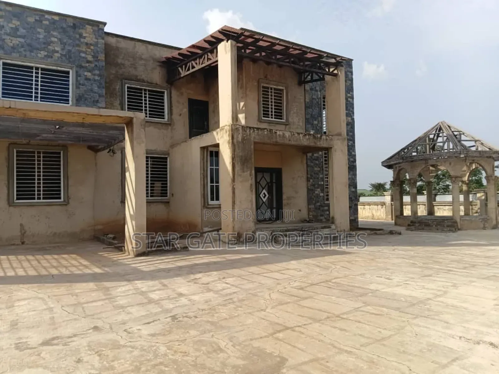 4bdrm House in Ejisu Bomfa for sale