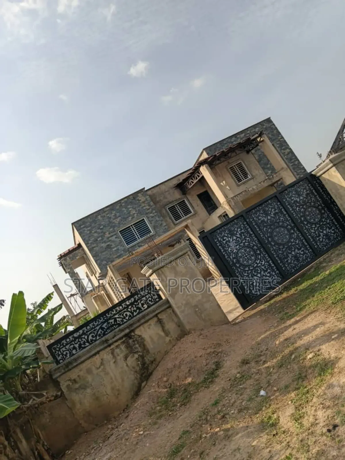 4bdrm House in Ejisu Bomfa for sale