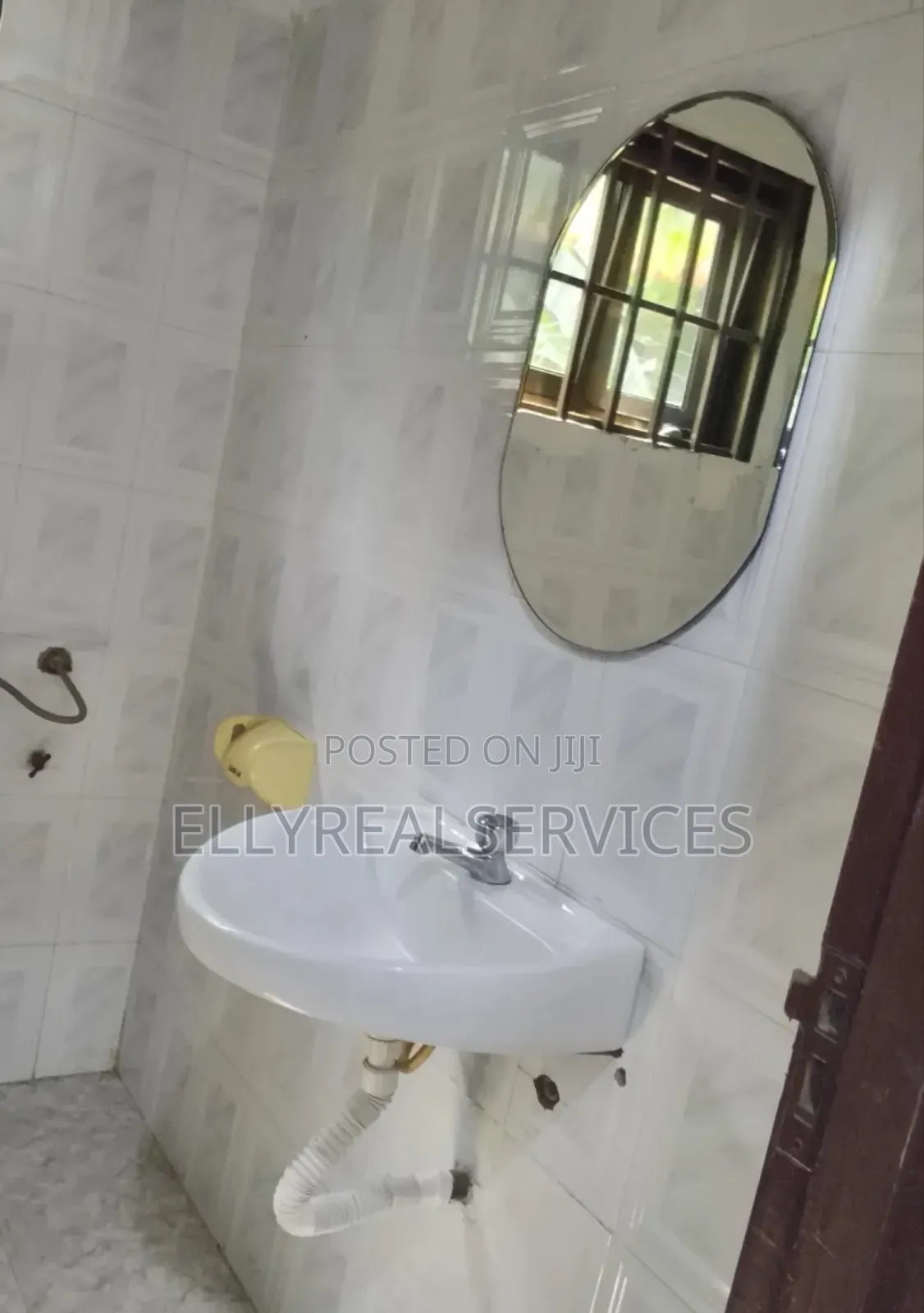 6bdrm House in Ellyrealservices, Adenta for rent