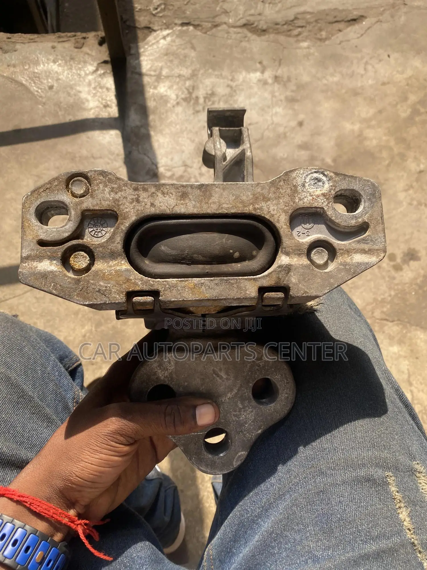 Chrysler 200/Jeep Cherokee 2015-17 Engine Motormount Upper Sport Seat