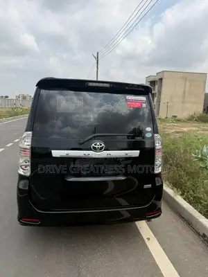 Toyota Voxy 2012 Black