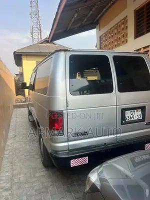 Ford E350 2010 Silver