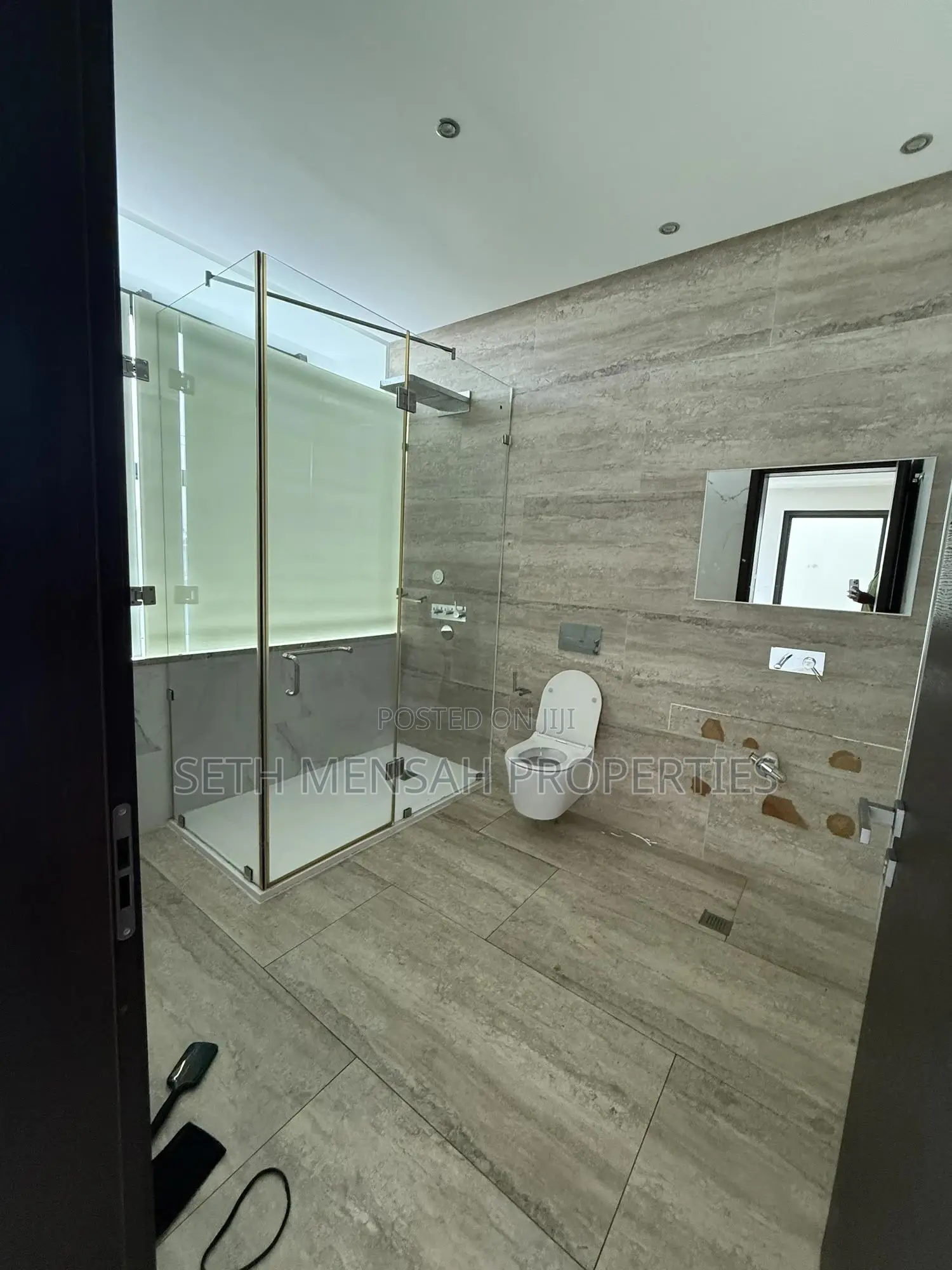 4bdrm House in Skm, A&C Mall Area for rent
